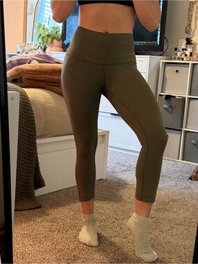 Lululemon High-Waist Olive Green Cropped Leggings 6